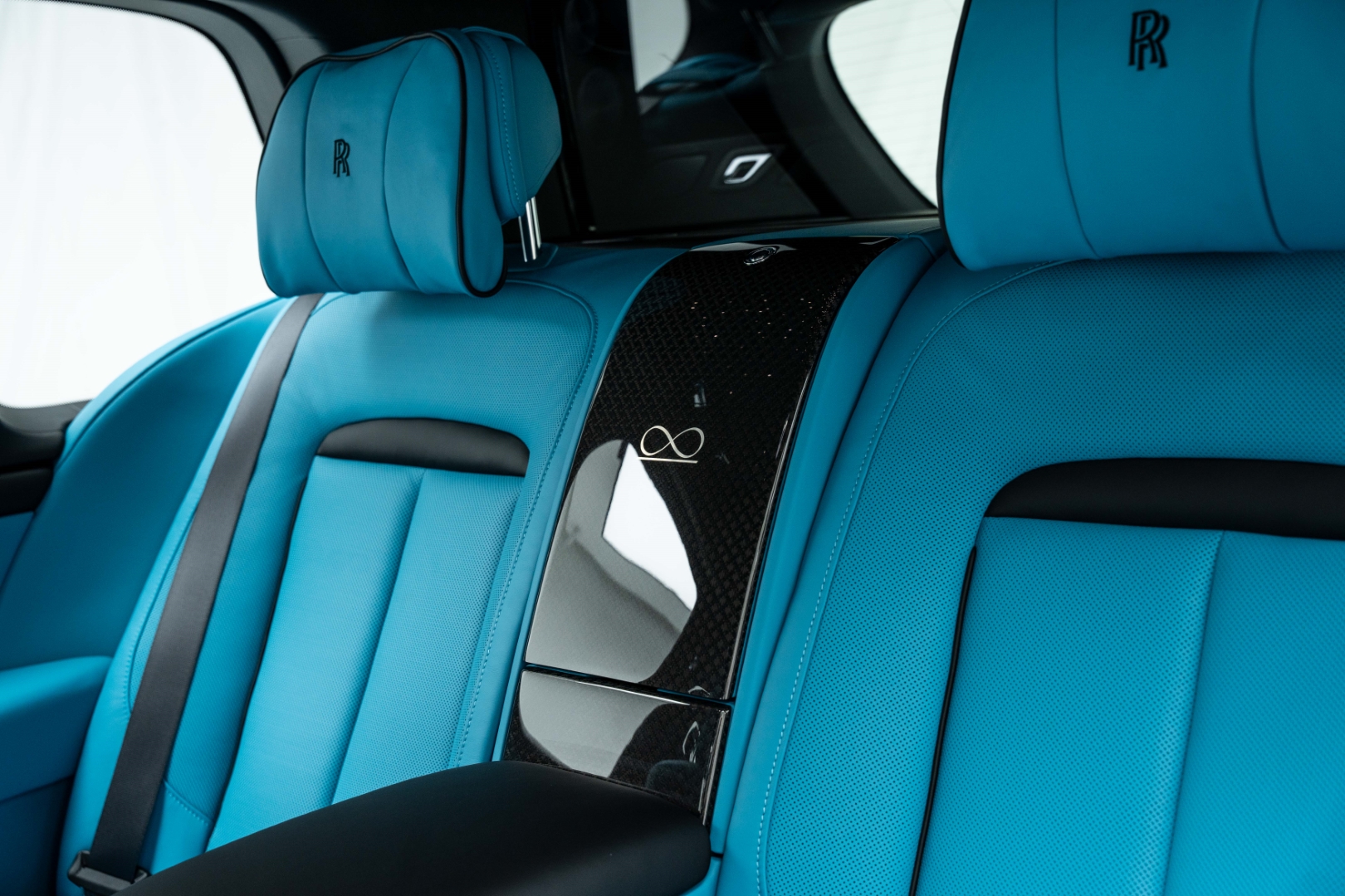 2025 ROLLS ROYCE CULLINAN BLACK BADGE | GCC | WARRANTY AND SERVICE | 4 SEATS | TIFFANY BLUE INTERIOR